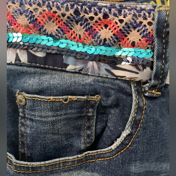 Stylish blue jean shorts by Desigual. Size 28 - Picture 7 of 9